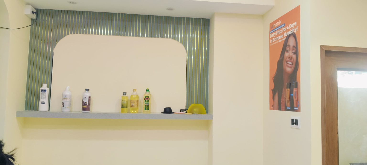 Sai Elite Unisex Parlour