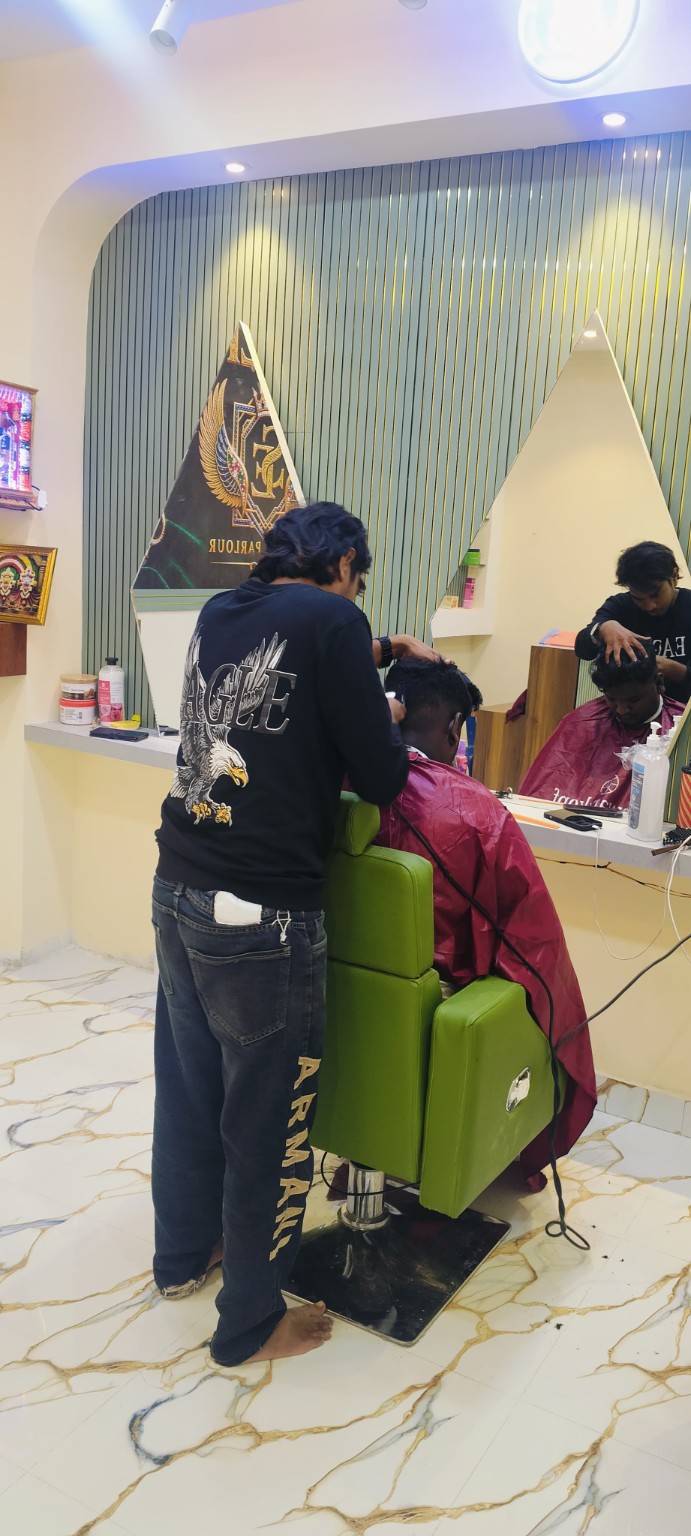 Sai Elite Unisex Parlour